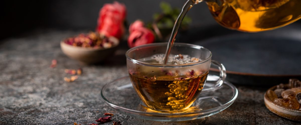 tea-from-the-petals-of-rose-FLLJQAY